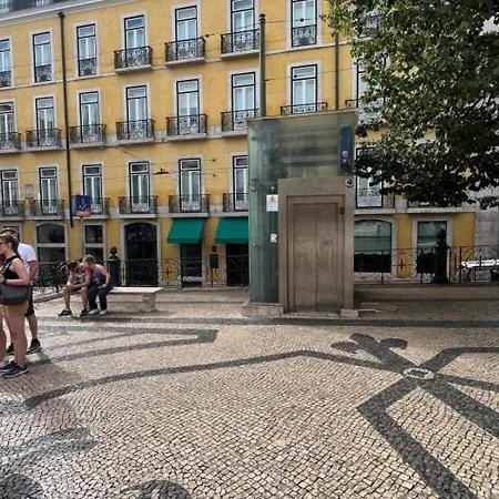 Bella's Charming At Trendy Chiado Lejlighed *